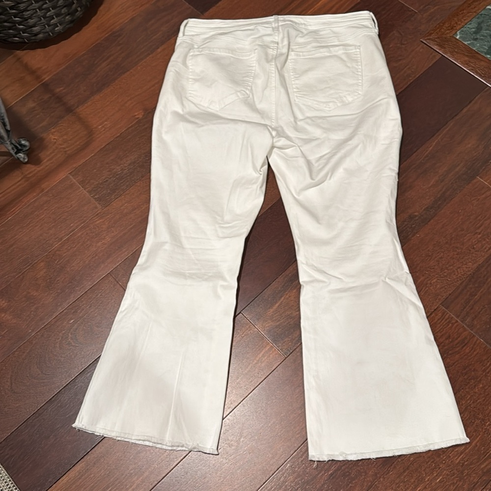 NYDJ 🎉HP🎉white bootcut Flare jeans with lift tuck technology. - Picture 6 of 7